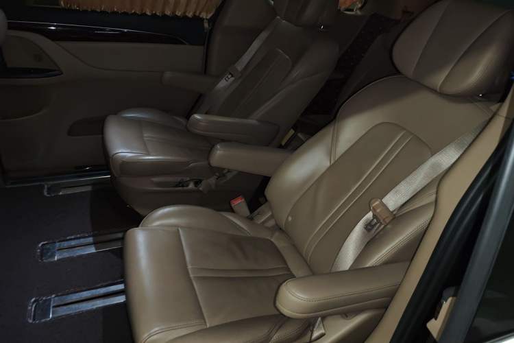 Used Buick GL8 2017 ES 28T Premium Version China V Standard Left Rear Seat