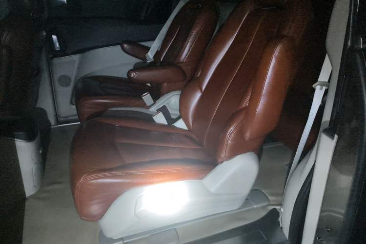 Used Buick GL8 2017 25S Comfort Version China V Standard Left Rear Seat