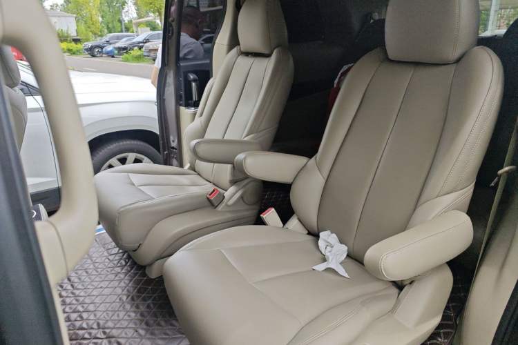 Used Buick GL8 2017 25S Comfort Version China V Standard Left Rear Seat
