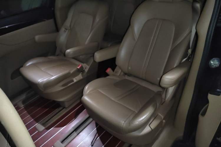 Used Buick GL8 2017 ES 28T Premium Version China V Standard Left Rear Seat