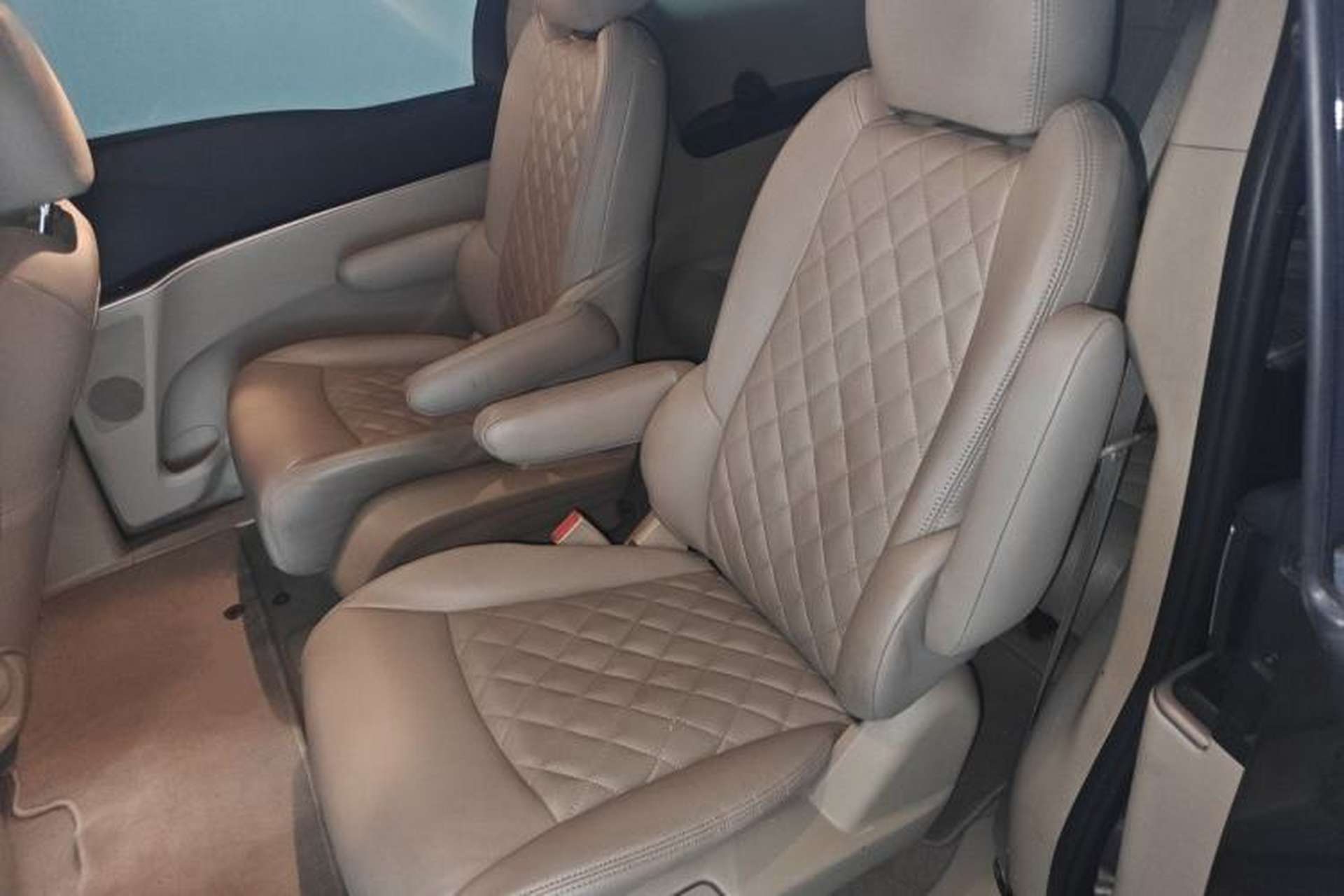 Used Buick GL8 2017 25S Comfort Version China V Standard Left Rear Seat
