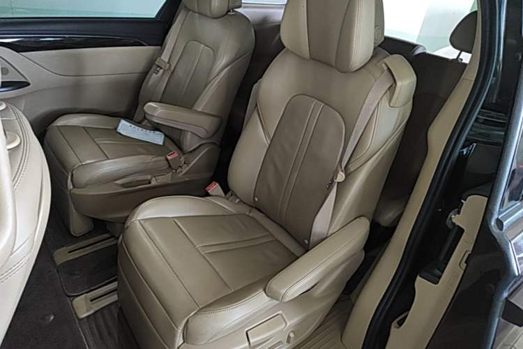 Used Buick GL8 2017 ES 28T Luxury Model China V Standard Left Rear Seat