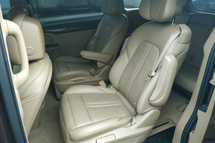 Used Buick GL8 2017 ES 28T Luxury Model China V Standard Left Rear Seat