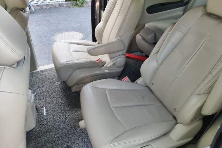 Used Buick GL8 2017 25S Luxury Version China V Standard Left Rear Seat
