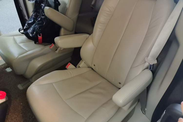 Used Buick GL8 2017 25S Luxury Version China V Standard Left Rear Seat