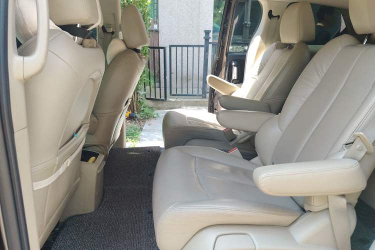 Used Buick GL8 2017 25S Luxury Version China V Standard Left Rear Seat