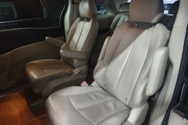 Used Buick GL8 2017 25S Luxury Version China V Standard Left Rear Seat