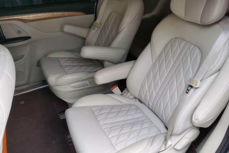 Used Buick GL8 2017 ES 28T Comfort Model China V Standard Left Rear Seat