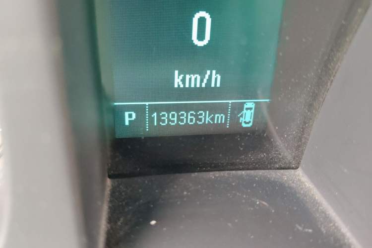 Used Buick GL8 2017 25S Luxury Version China V Standard Odometer Close Up