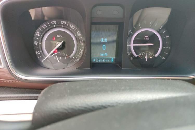 Used Buick GL8 2017 25S Luxury Version China V Standard Odometer Close Up