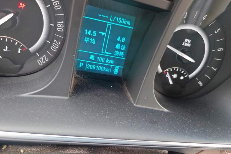 Used Buick GL8 2017 25S Luxury Version China V Standard Odometer Close Up