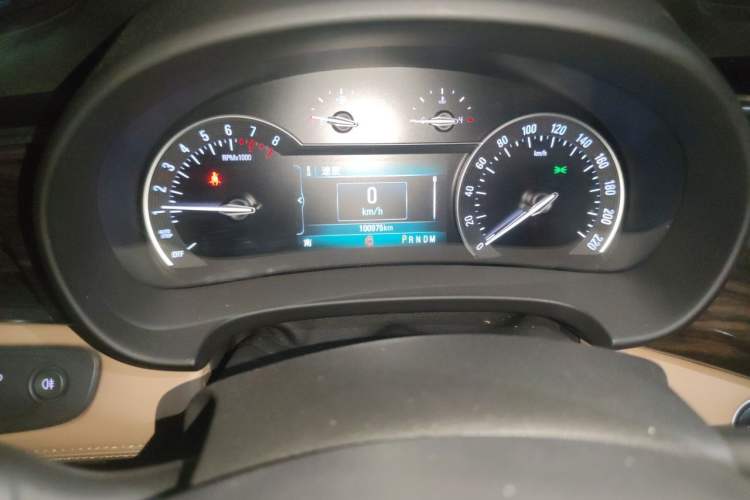 Used Buick GL8 2017 ES 28T Premium Version China V Standard Odometer Close Up