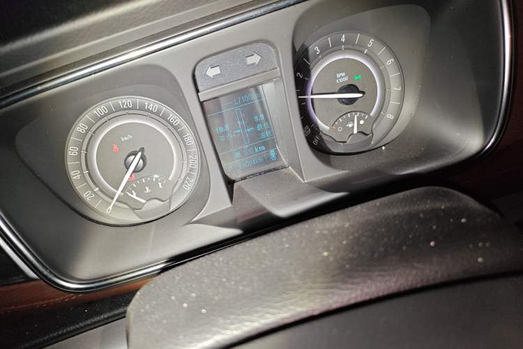Used Buick GL8 2017 25S Comfort Version China V Standard Odometer Close Up