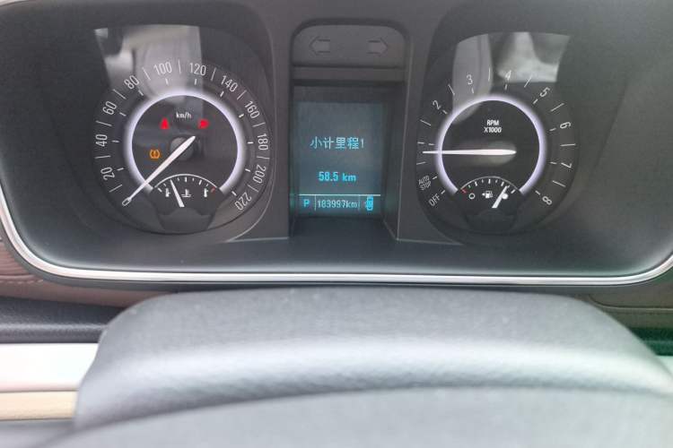Used Buick GL8 2017 25S Comfort Version China V Standard Odometer Close Up