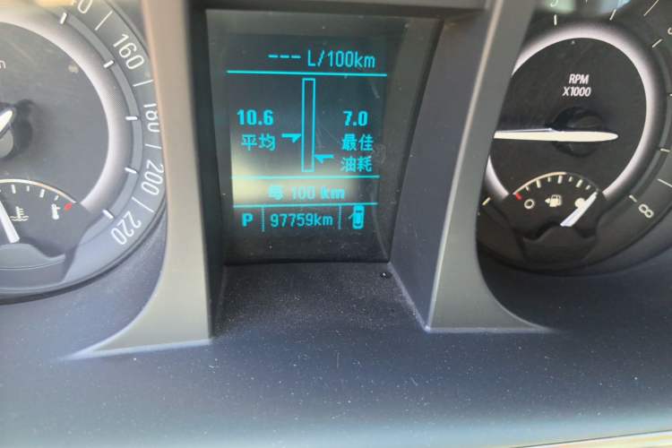 Used Buick GL8 2017 25S Luxury Version China V Standard Odometer Close Up