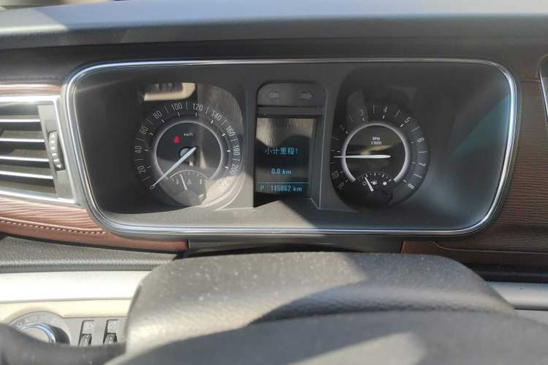 Used Buick GL8 2017 25S Comfort Version China V Standard Odometer Close Up