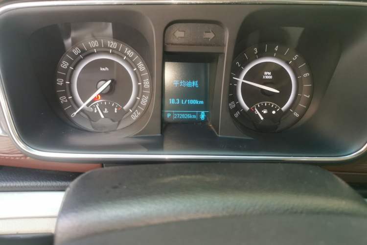Used Buick GL8 2017 25S Luxury Version China V Standard Odometer Close Up