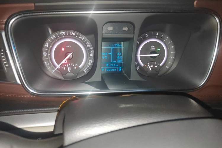 Used Buick GL8 2017 25S Prestige Version China V Standard Odometer Close Up
