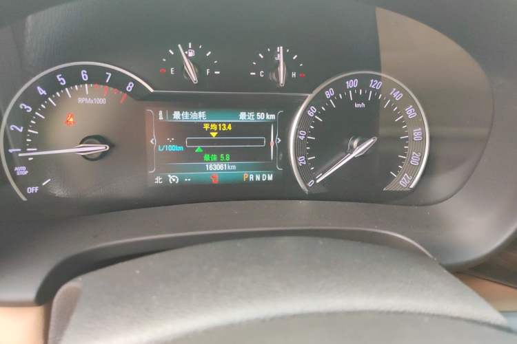 Used Buick GL8 2017 ES 28T Luxury Model China V Standard Odometer Close Up