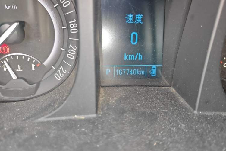 Used Buick GL8 2017 25S Luxury Version China V Standard Odometer Close Up