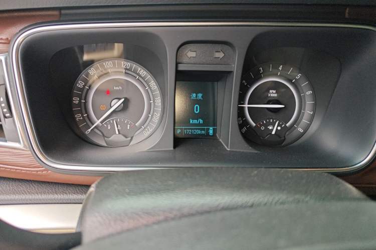 Used Buick GL8 2017 25S Luxury Version China V Standard Odometer Close Up