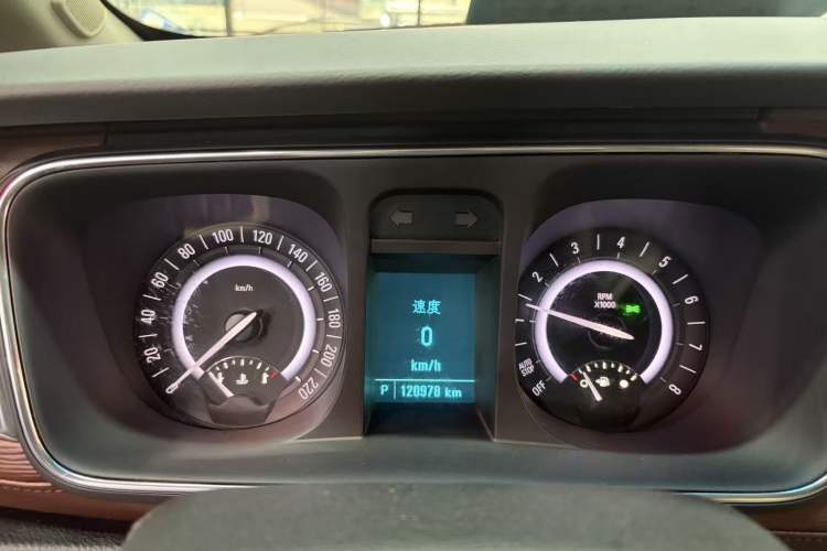 Used Buick GL8 2017 25S Luxury Version China V Standard Odometer Close Up