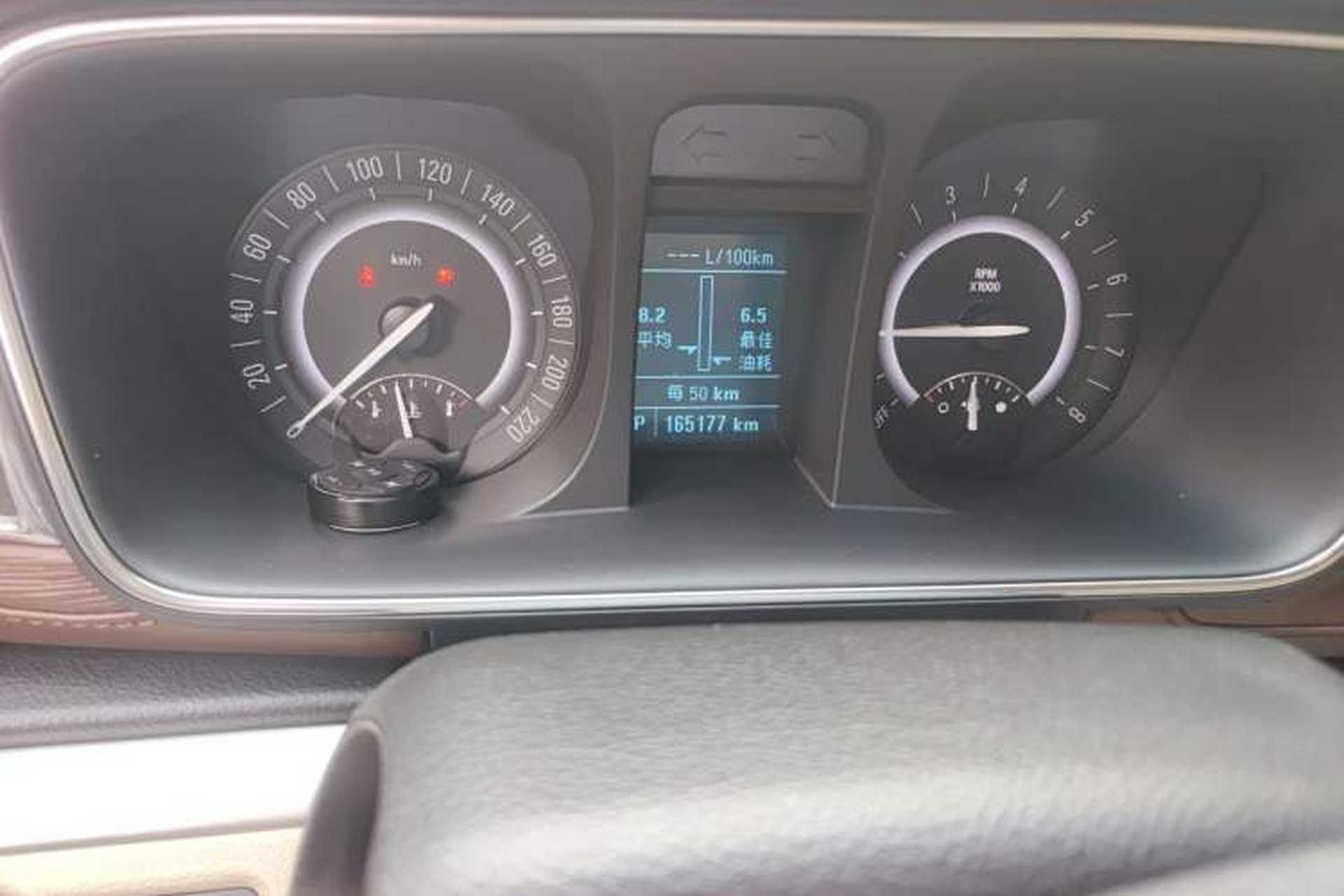Used Buick GL8 2017 25S Comfort Version China V Standard Odometer Close Up