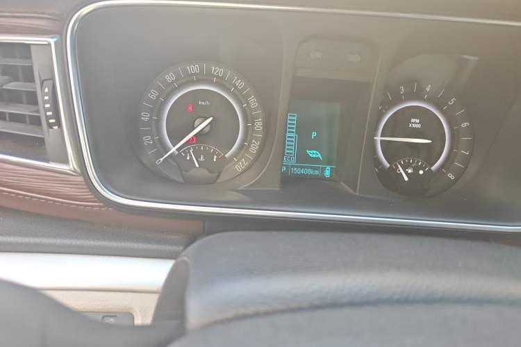 Used Buick GL8 2017 25S Luxury Version China V Standard Odometer Close Up