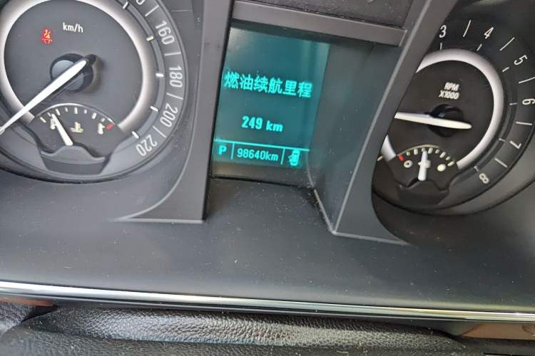 Used Buick GL8 2017 25S Luxury Version China V Standard Odometer Close Up