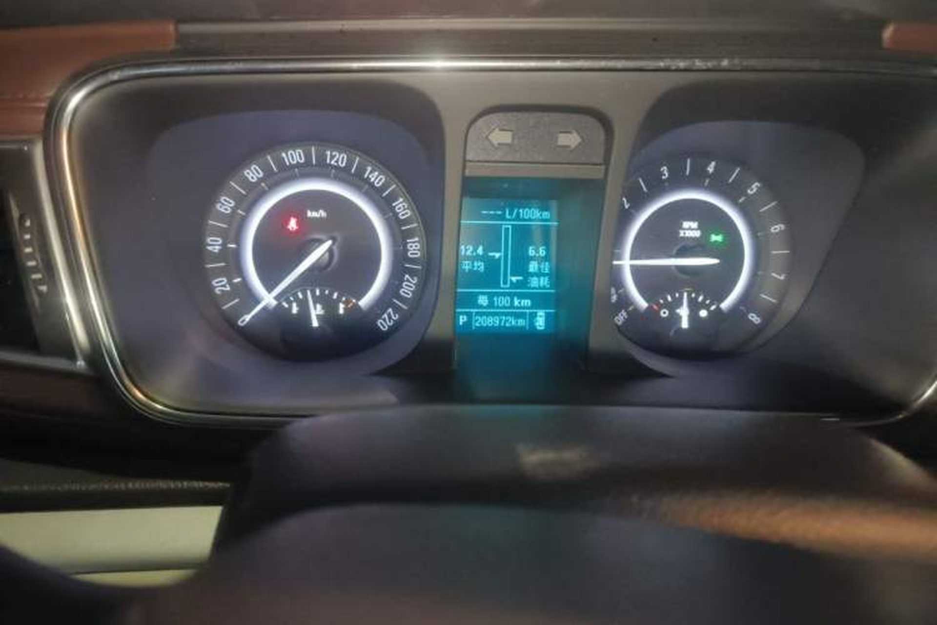 Used Buick GL8 2017 25S Prestige Version China V Standard Odometer Close Up