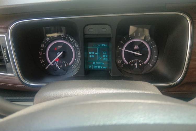 Used Buick GL8 2017 25S Comfort Version China V Standard Odometer Close Up