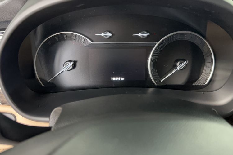 Used Buick GL8 2017 ES 28T Premium Version China V Standard Odometer Close Up