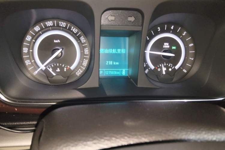 Used Buick GL8 2017 25S Luxury Version China V Standard Odometer Close Up