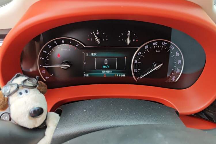 Used Buick GL8 2017 ES 28T Flagship Model China V Standard Odometer Close Up