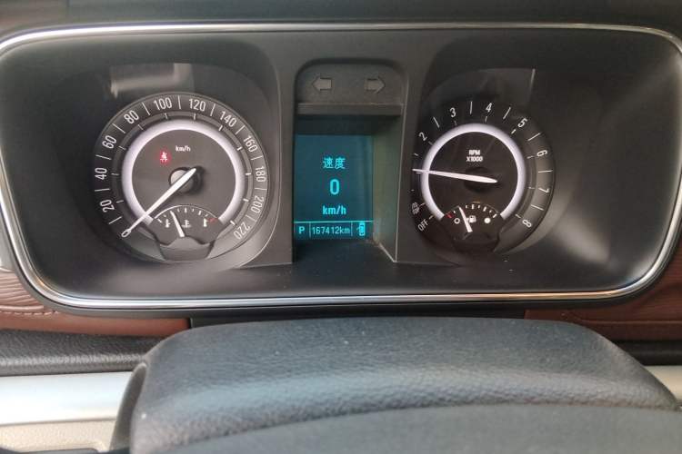 Used Buick GL8 2017 25S Luxury Version China V Standard Odometer Close Up