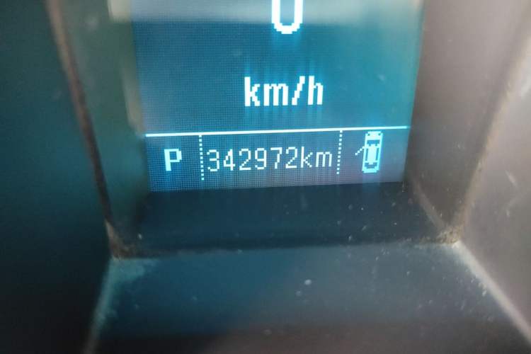 Used Buick GL8 2017 25S Luxury Version China V Standard Odometer Close Up