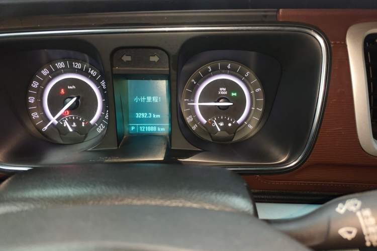 Used Buick GL8 2017 25S Comfort Version China V Standard Odometer Close Up