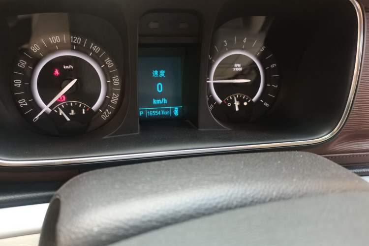Used Buick GL8 2017 25S Luxury Version China V Standard Odometer Close Up