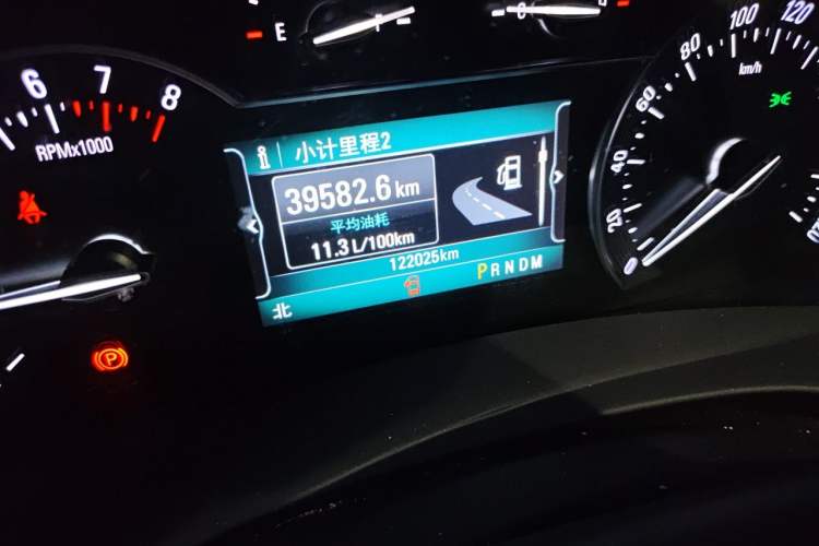 Used Buick GL8 2017 ES 28T Comfort Model China V Standard Odometer Close Up