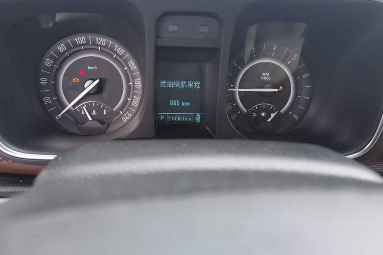 Used Buick GL8 2017 25S Luxury Version China V Standard Odometer Close Up