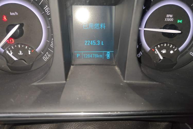 Used Buick GL8 2017 25S Luxury Version China V Standard Odometer Close Up