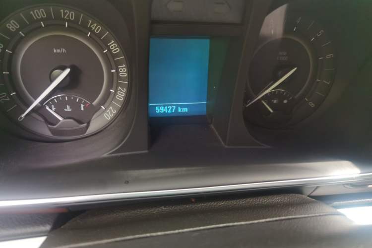 Used Buick GL8 2017 25S Luxury Version China V Standard Odometer Close Up