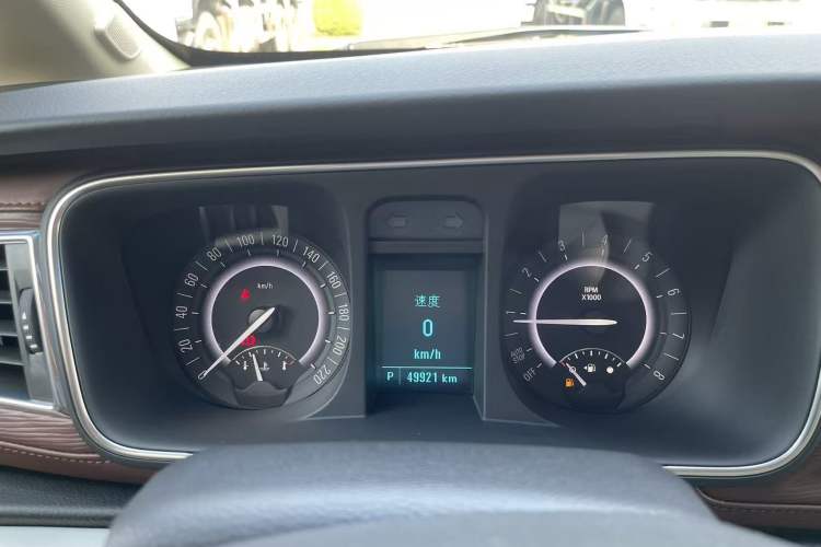 Used Buick GL8 2017 25S Prestige Version China V Standard Odometer Close Up