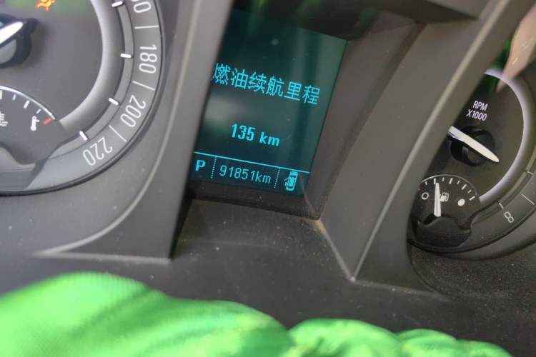 Used Buick GL8 2017 25S Luxury Version China V Standard Odometer Close Up