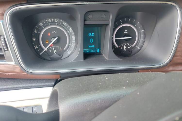 Used Buick GL8 2017 25S Prestige Version China V Standard Odometer Close Up