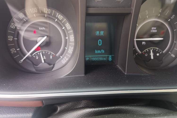 Used Buick GL8 2017 25S Prestige Version China V Standard Odometer Close Up