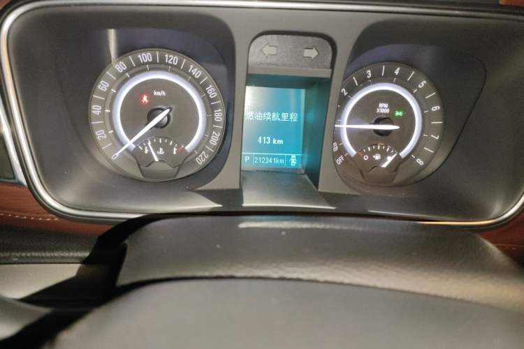 Used Buick GL8 2017 25S Prestige Version China V Standard Odometer Close Up