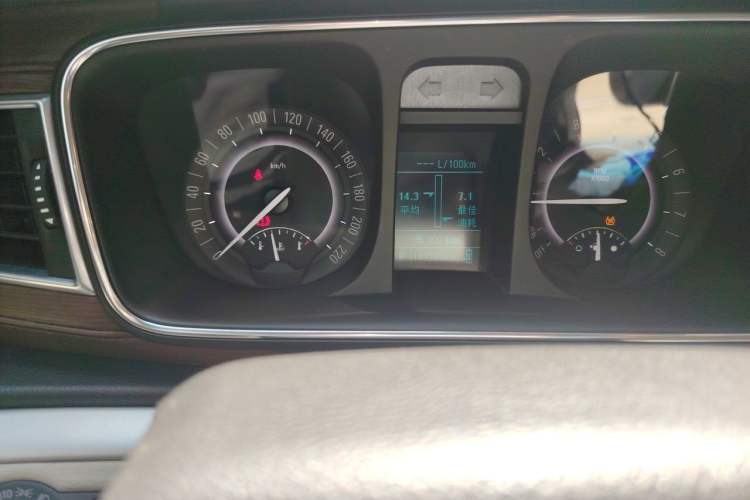 Used Buick GL8 2017 25S Luxury Version China V Standard Odometer Close Up