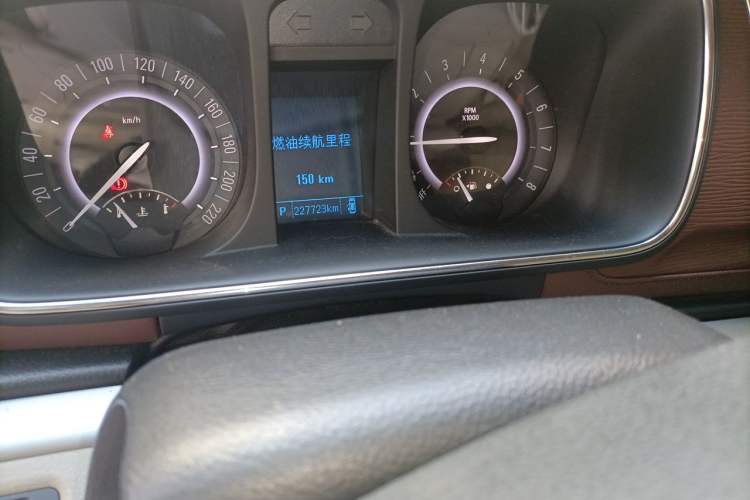 Used Buick GL8 2017 25S Luxury Version China V Standard Odometer Close Up