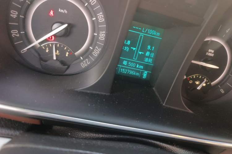 Used Buick GL8 2017 25S Comfort Version China V Standard Odometer Close Up